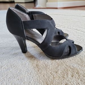 Women's pump
